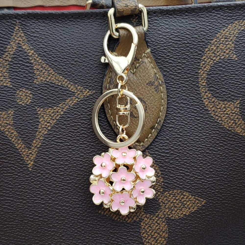 LV Gold Padlock 🔑 Authentic Louis Vuitton Charm + Unbranded Flower Keychain - Picture 11 of 11